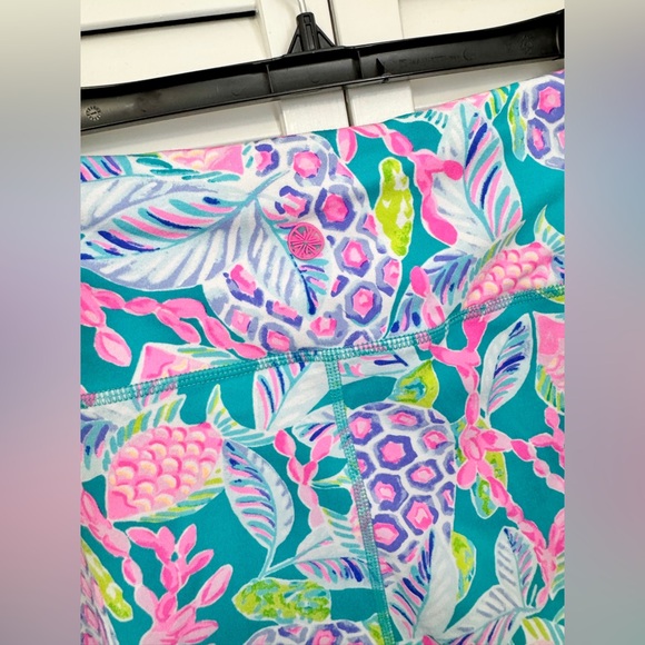 Lilly Pulitzer UPF 50+ Luxletic 21” Weekender High Rise Crop Legging Size XL - Picture 6 of 11